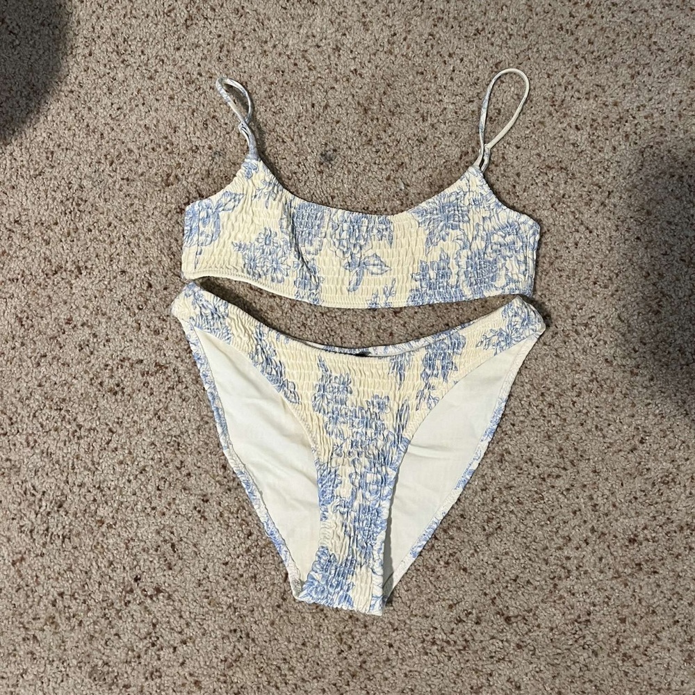 TRAINGL SWIMSUIT